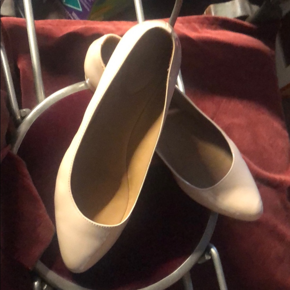 Shoes / flats